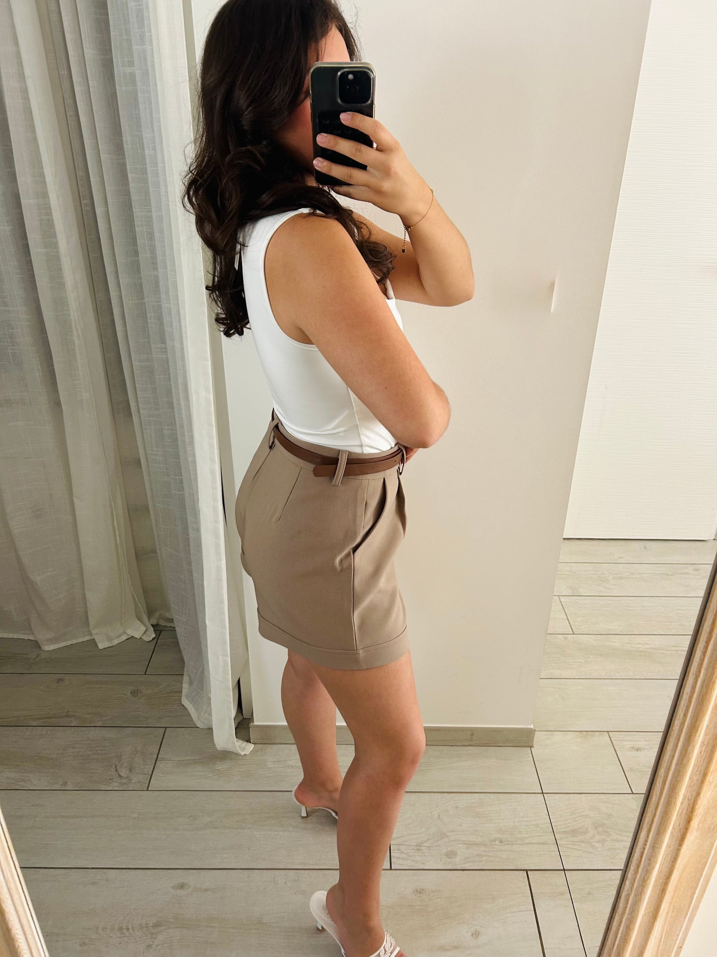 Short NAOMIE