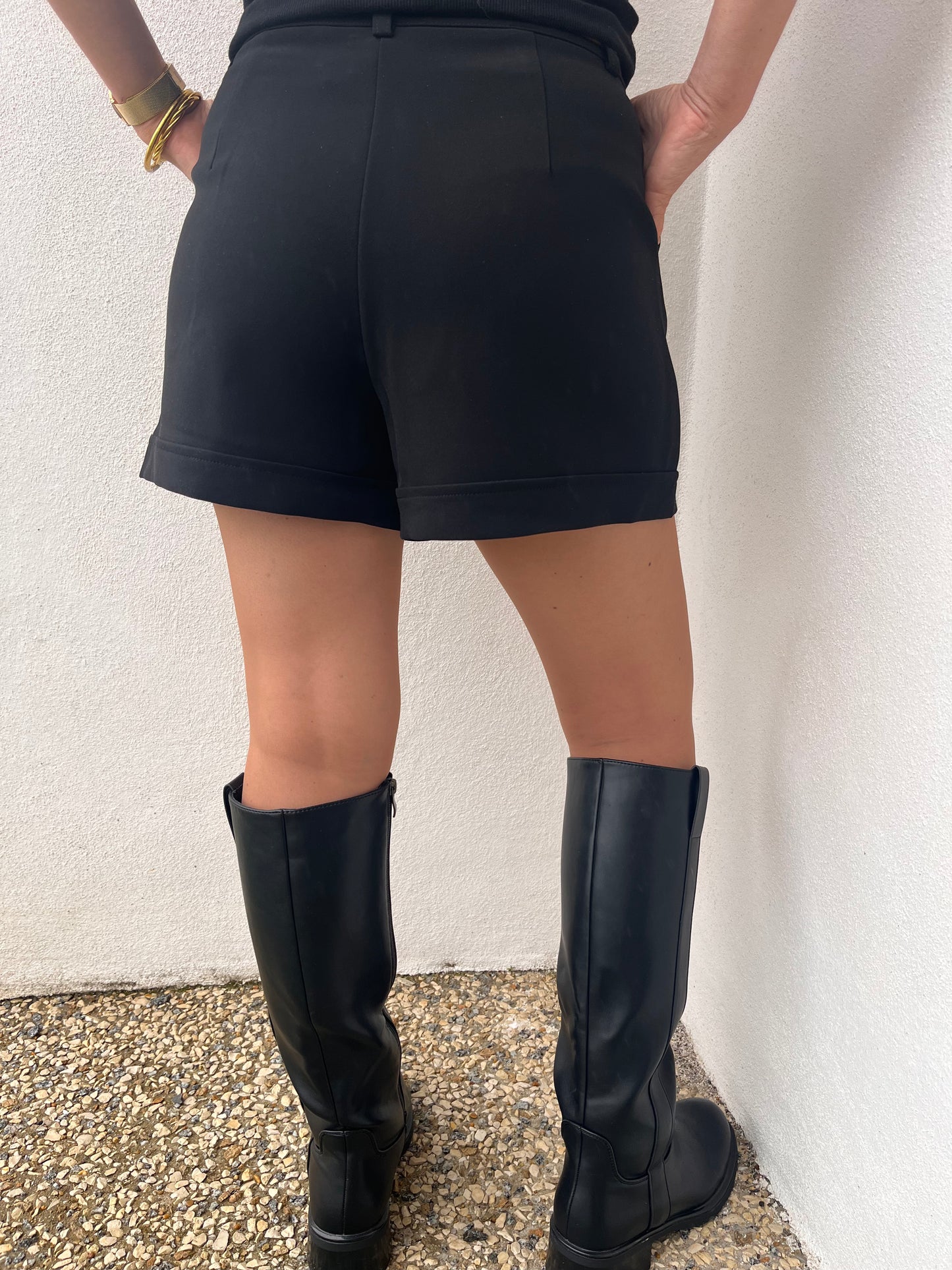 Short NAOMIE