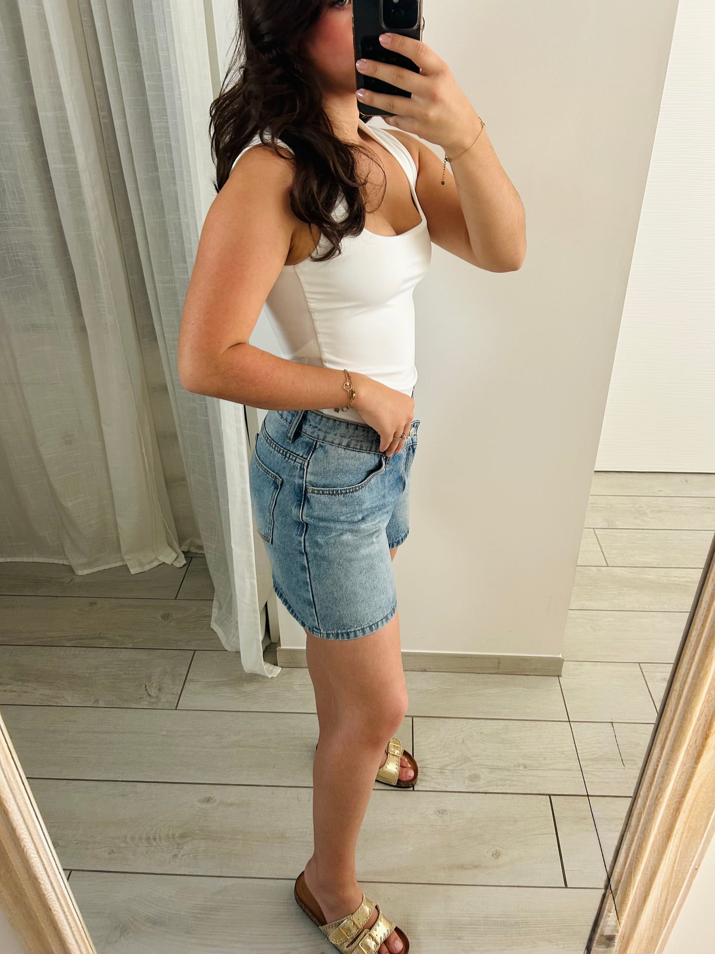 Short ISIS